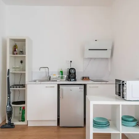 Apartment Le Bambou: Grand Au Calme, Climatise, 5 Min De La Gare Bordeaux