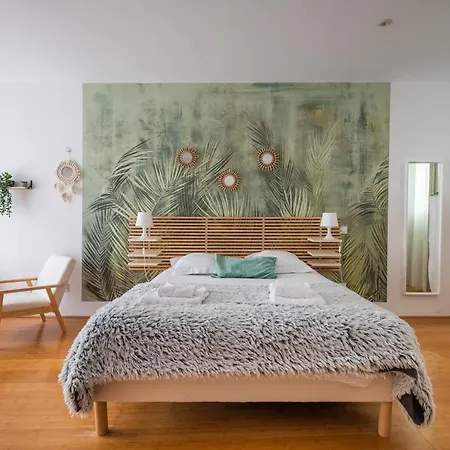 Apartment Le Bambou: Grand Au Calme, Climatise, 5 Min De La Gare Bordeaux